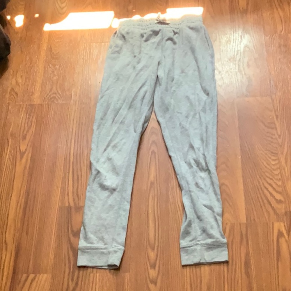 Cute gray sweatpants:)